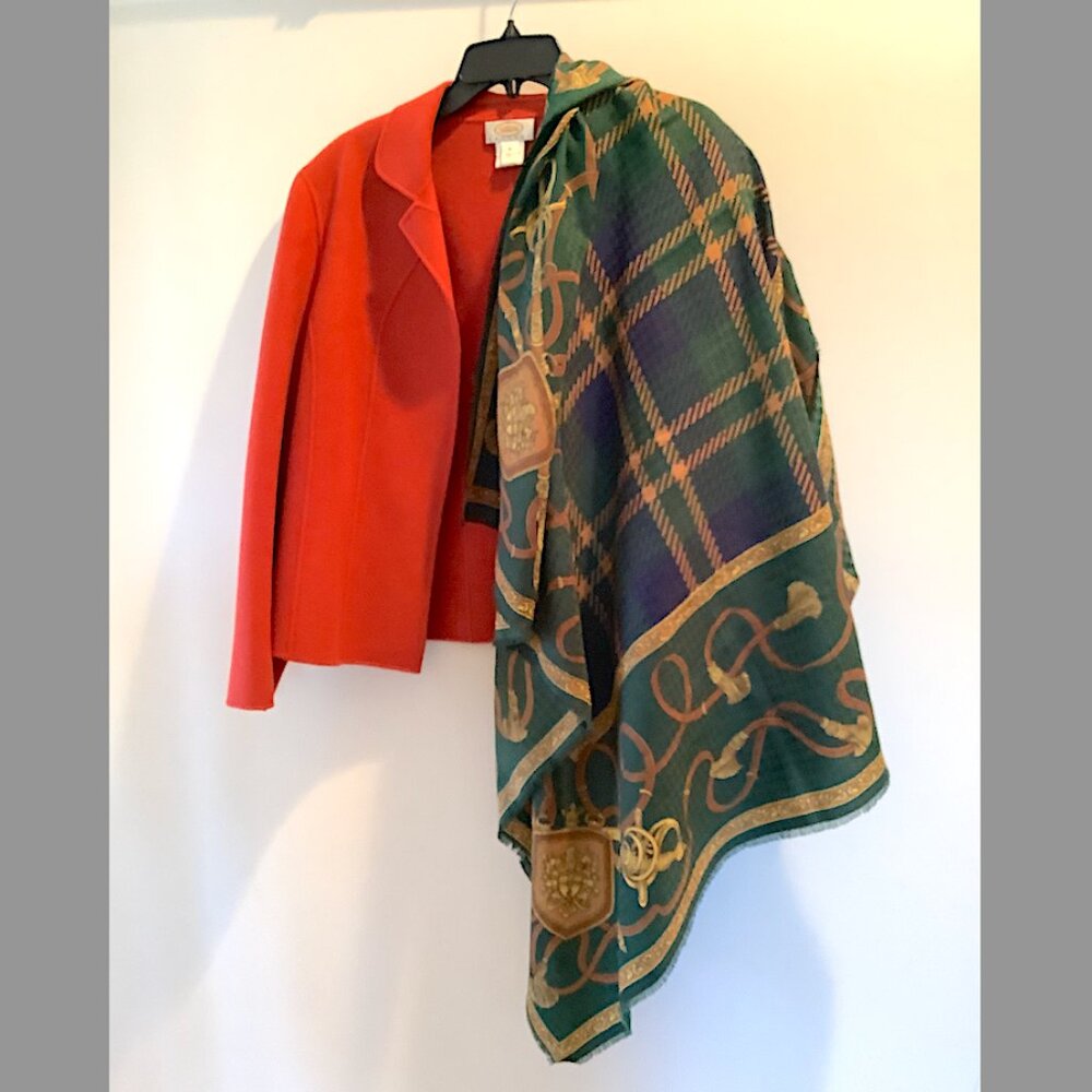 Dark Green wool-blend 44.5 x 44.5 inches square wrap; unbranded